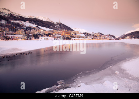 Luce della Sera, atmosfera serale, sera, Engadina, Grigioni, Grigioni, hotel Kulm, lusso, Palace, Svizzera, Europa, San Moritz Foto Stock