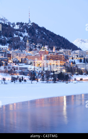 Luce della Sera, atmosfera serale, sera, Engadina, Grigioni, Grigioni, hotel Kulm, lusso, Palace, Svizzera, Europa, San Moritz Foto Stock