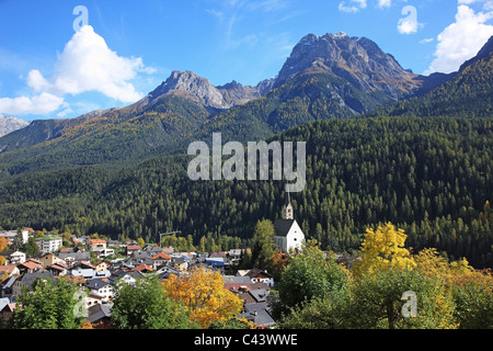 Viaggi, Natura, geografia, Europa, Svizzera, Graubunden, Grigioni, Engadina, Scuol, alpi svizzere, Mountain Valley, Città, Tranqu Foto Stock