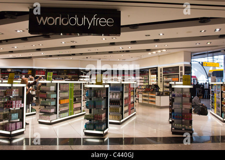 Duty Free Shop - Terminale 5 - Aeroporto di Heathrow - Londra Foto Stock