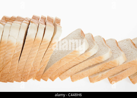 Un filone di fette di pane bianco Foto Stock