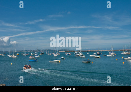 Speedboat, barche &yachts nel porto esterno Brixham Devon England Foto Stock