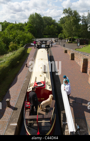 Le serrature Bratch sul Staffs & Worcs canal in Wombourne Foto Stock