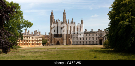 Università di Cambridge, Inghilterra. 1 Giugno 2011. Clare College sulla sinistra, King's College Chapel nel centro e King's College sulla destra Foto Stock