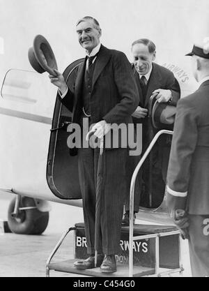 Arthur Neville Chamberlain al suo ritorno dalla sua visita in Germania, 1938 Foto Stock