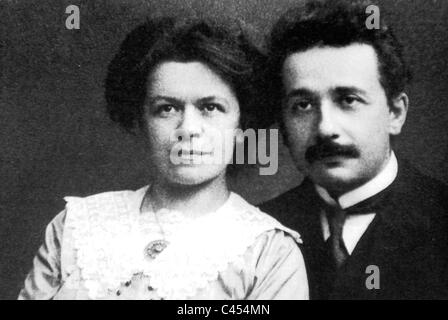 Albert Einstein con la sua prima moglie Mileva Maric Foto Stock