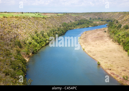 Repubblica Dominicana, Altos de Chavon, vista del fiume Chavon Foto Stock