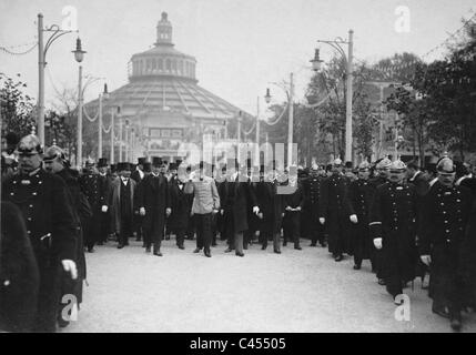 L'imperatore Franz Joseph I e all'internazionale mostra la caccia a Vienna, 1910 Foto Stock