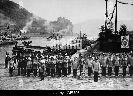 L'imperatore Franz Joseph I è accolta con favore dai veterani al suo arrivo a Usti, 1910 Foto Stock