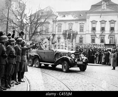 Adolf Hitler in auto all'arrivo a Brno, 1939 Foto Stock