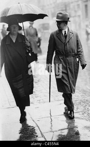 Louise Ebert con suo figlio, 1929 Foto Stock