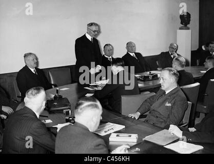 Hjalmar Schacht alla sedicesima riunione annuale delle Casse di Risparmio tedesche e Giro Association, 1935 Foto Stock