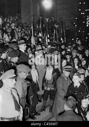 Hjalmar Schacht e Joseph Goebbels in corrispondenza della apertura di Berlino, il mercatino di Natale, 1934 Foto Stock