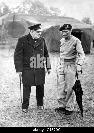 Winston Churchill con Bernhard Montgomery, 1944 Foto Stock