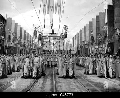 Arte nel socialismo nazionale: processioni Foto Stock