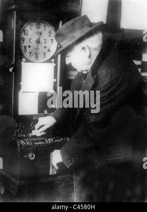 Henry Ford accoglie Thomas Alva Edison. Foto Stock