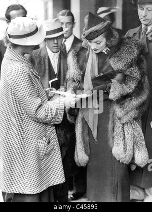 Marlene Dietrich e suo marito Rudolf Sieber a Londra, 1936 Foto Stock