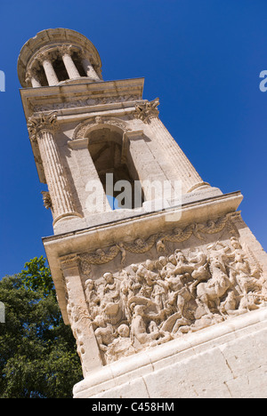 Mausoleo romano Glanum vicino sito archeologico a Saint-Rémy-de-Provence, Francia Foto Stock