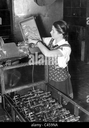 Donne nell'industria degli armamenti, 1940 Foto Stock