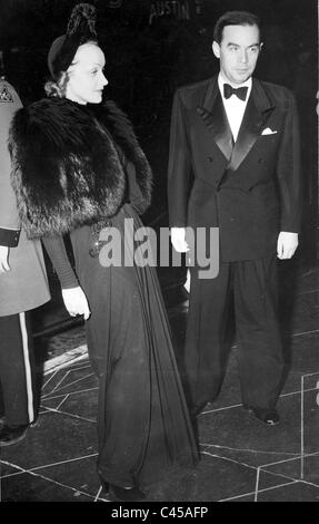 Marlene Dietrich e Erich Maria Remarque alla premiere del film di Walt Disney "Pinocchio" (1940) Foto Stock