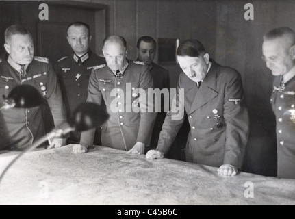 Adolf Hitler con Walther von Brauchitsch, Wilhelm Keitel e Franz Halder, 1941 Foto Stock