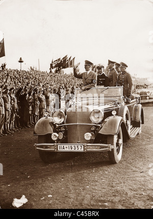 Adolf Hitler e la Wehrmacht generali in un viaggio di andata e ritorno sul Rally di Norimberga Foto Stock