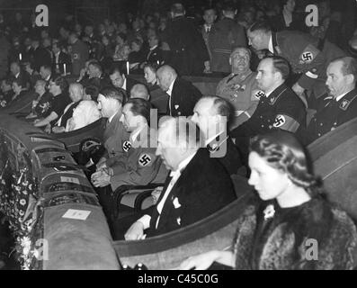 Joseph Goebbels e Hitler al premiere o Foto Stock
