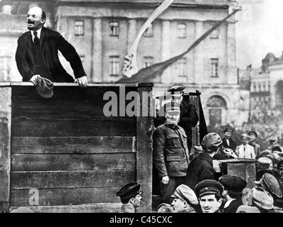 Vladimir Ilyich Lenin dando un discorso, 1920 Foto Stock