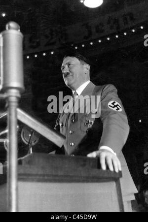 Hitler parla al Winter sollievo a Berlino Foto Stock