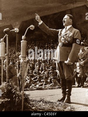 Adolf Hitler come un altoparlante al Rally di Norimberga a Norimberga 1934 Foto Stock