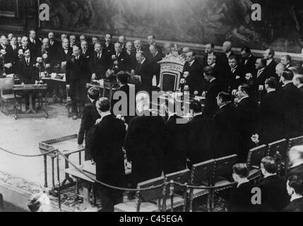 Re Giorgio V in corrispondenza della apertura del London Naval Conference, 1930 Foto Stock