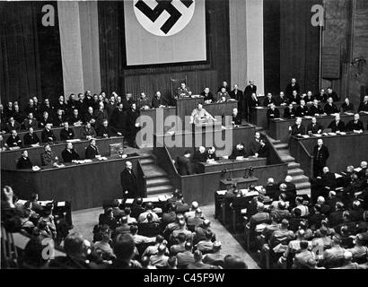 Hitler parla alla sessione di apertura del Reichstag 1933 Foto Stock