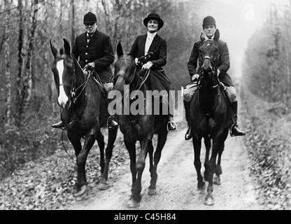 Winston Churchill e sua moglie Clementina Churchill e figlio, Randolph, 1933 Foto Stock