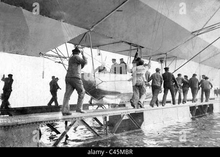 Il dirigibile Zeppelin 'LZ 3' prima di iniziare nel Manzell, 1908 Foto Stock