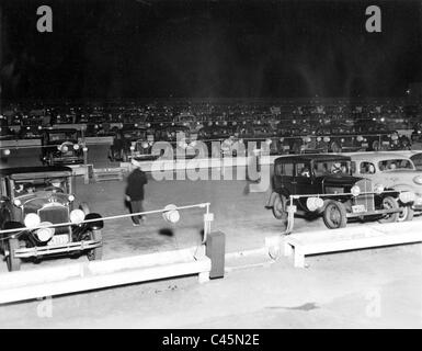 Cinema drive-in in America, 1938 Foto Stock