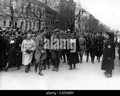 Josef Buerckel, Rudolf Hess e Reinhard Heydrich, 1938 Foto Stock