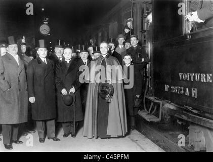 La partenza del Nunzio Eugenio Pacelli da Berlino, 1929 Foto Stock