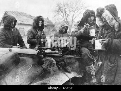 I soldati delle SS del Bodyguard reggimento "Adolf Hitler' sul fronte orientale, 1944 Foto Stock