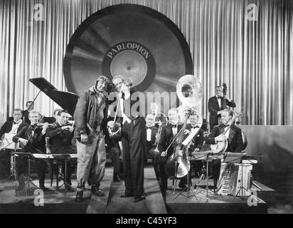 La band Barnaba von Geczy e Hans Albers, 1932 Foto Stock