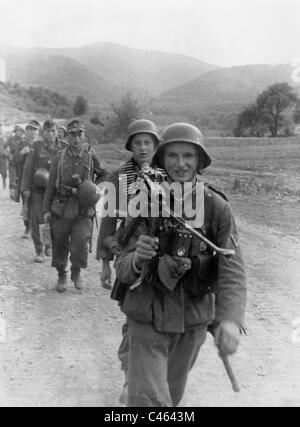 La fanteria tedesca nei Carpazi, 1944 Foto Stock