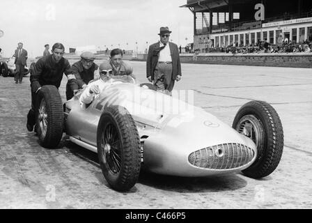 Manfred von Brauchitsch nella sua Mercedes sul Nuerburgring, 1939 Foto Stock