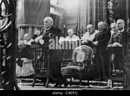 Henri Philippe Petain durante la celebrazione dell'Armistizio, 1940 Foto Stock