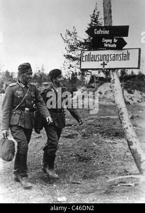 La seconda guerra mondiale: Delousing alla Wehrmacht tedesca Foto Stock