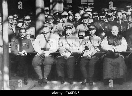 Chiang Kai-shek soddisfa con i generali e i politici a Nanchino, 1929 Foto Stock