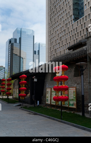 Punto centrale edificio per uffici, Nuova Poly Plaza e NanXinCang royal granai, Dongcheng District, Pechino, Cina, Asia. Foto Stock