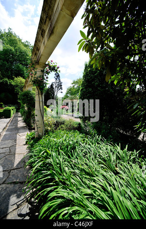 Iford Manor & Gardens, Bradford-on-Avon, Wiltshire. Premiato di grado I giardino all'italiana. Foto Stock