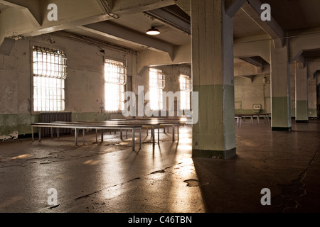 Sala da pranzo di Alcatraz, un ex detenuto nel carcere di San Francisco. Foto Stock