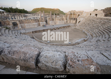 Fotografia delle rovine della città romana di Beit Shean nella valle del Giordano Foto Stock