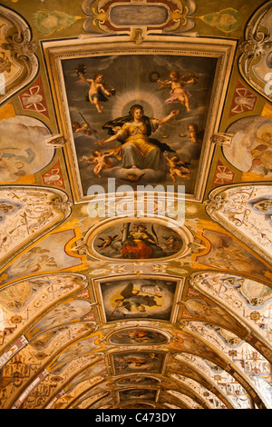 Il soffitto della sala Banchetti nel museo della Residenz di Monaco di Baviera, Germania Foto Stock