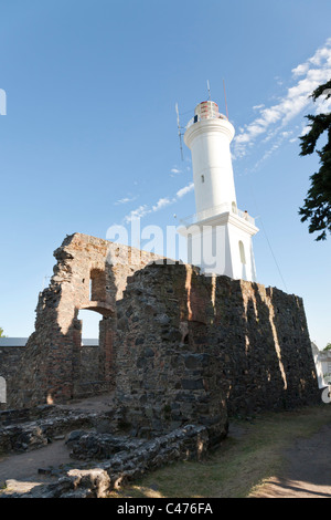 Ruinas del Convento de San Francisco e il faro, Barrio Historico, Colonia del Sacramento, Uruguay Foto Stock